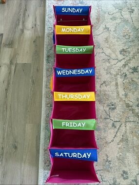 Sunday Kids Hanging Organizer - Multicolor Days of the Week